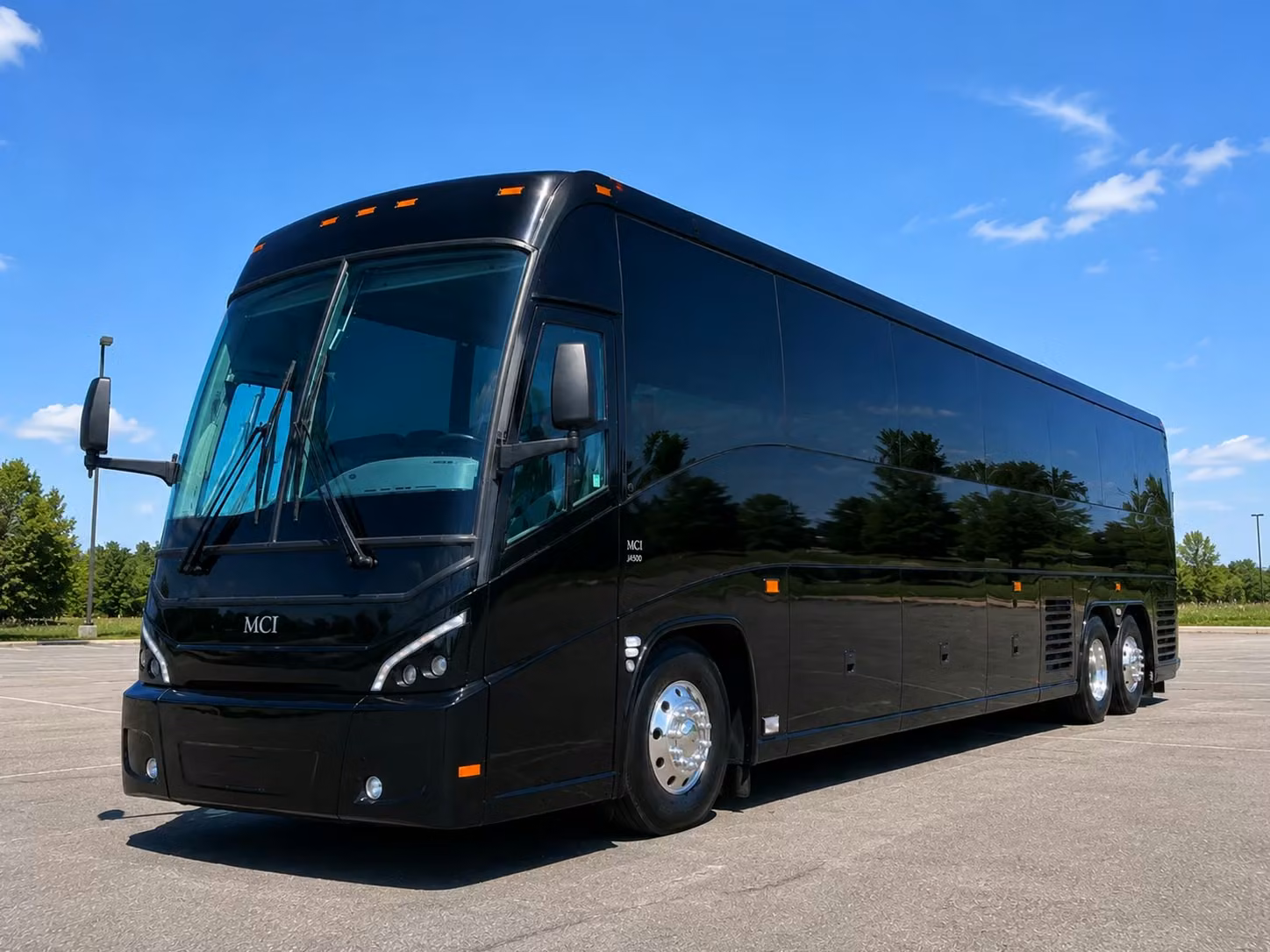 ada accessible field trip buses available for longmont school groups