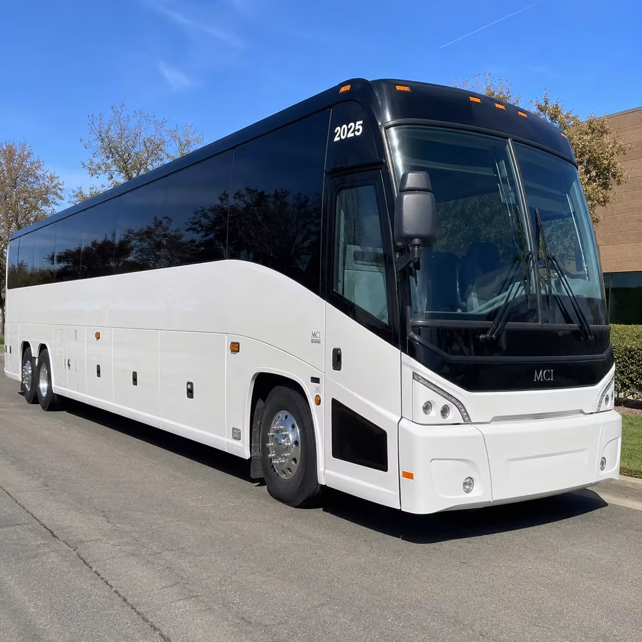 longmont charter bus hero 3
