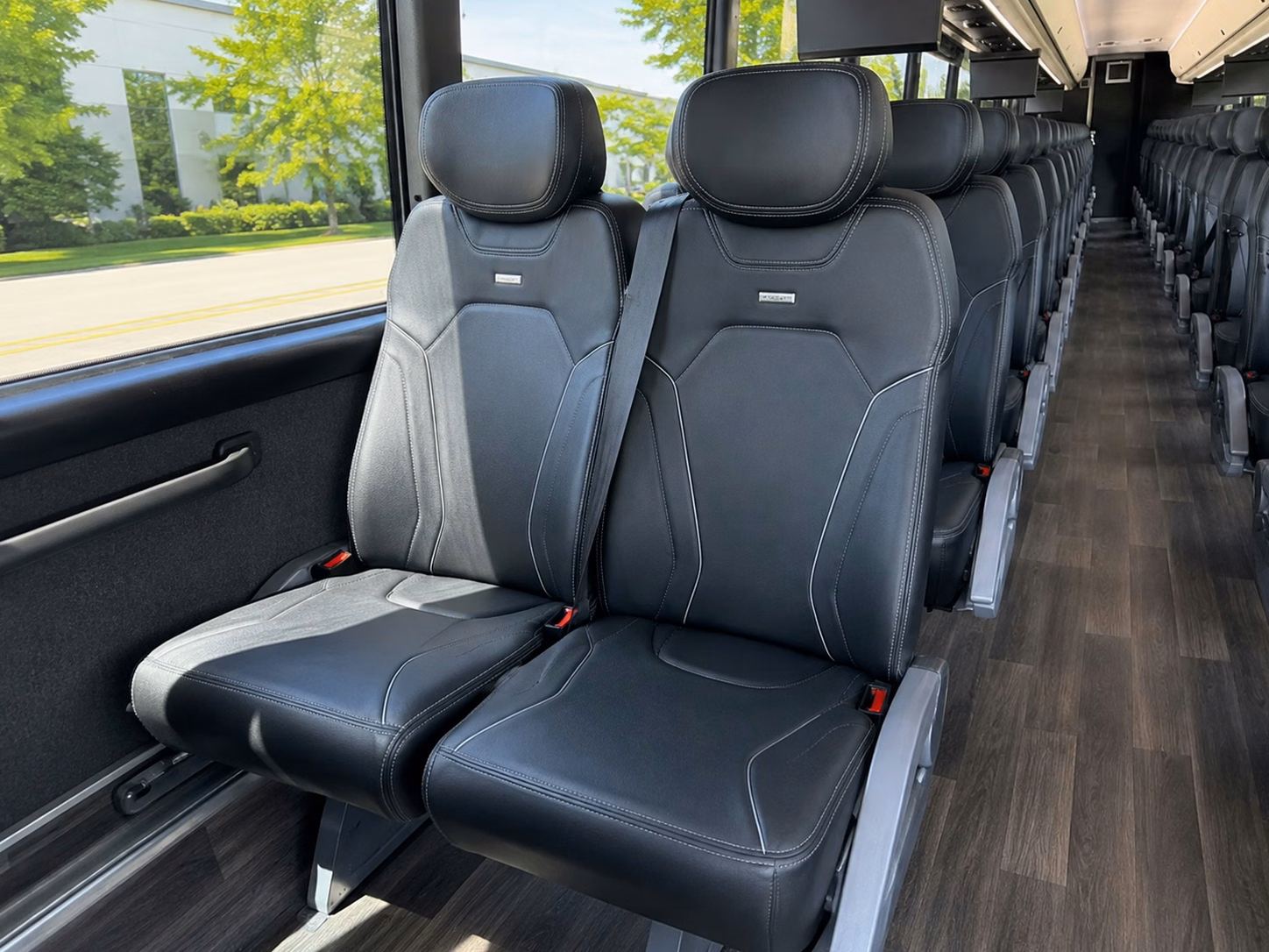 shuttle buses for longmont wedding venues and ceremonies